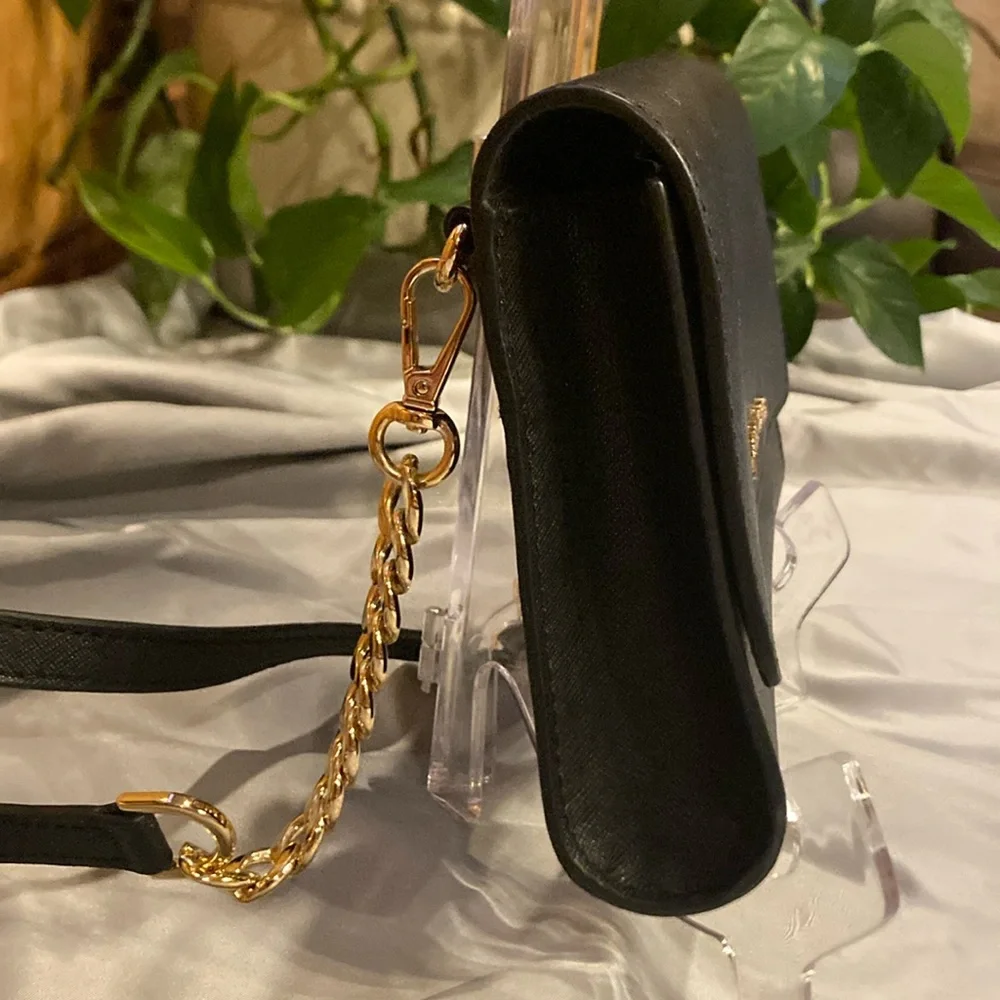 Michael Kors Saffiano Leather Black Convertible Crossbody with Gold Chain (ABBA) - Picture 5 of 16